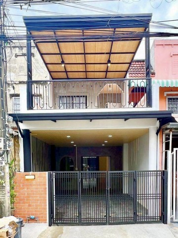 ขายทาวน์โฮม หมู่บ้านปรีชา 11 มีนบุรี ซอยรามอินทรา 123 บ้านใกล้รถไฟฟ้าสายสีชมพู เดินถึงสถานีเศรษฐบุตรบำเพ็ญ เนื้อที่ 16.5 ตร.วา 2 ห้องนอน 2 ห้องน้ำ ทำเลทอง เดินทางสะดวก ใกล้ห้าง ตลาด โรงพยาบาล ราคา 2.35 ล้านบาทที่ตั้ง หมู่บ้านปรีชา 11 ซอยรามอินทรา 123 แขวงมีนบุรี เขตมีนบุรี กรุงเทพมหานครรายละเอียด- ทาวน์โฮม 2 ชั้น เนื้อที่ 16.5 ตารางวา- 2 ห้องนอน 2 ห้องน้ำ ห้องรับแขก โซนเตรียมอา�