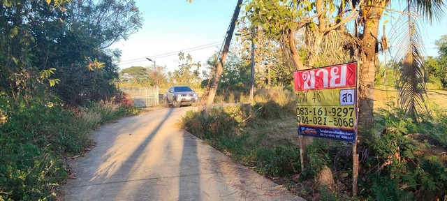 ZK599ขายที่ดินราคาถูก ทำเลดี ที่ตั้ง    ต.พระลับ อ.เมือง จ.ขอนแก่นเนื้อที่   4-0-0 ไร่เหมาะสำหรับทำบ้านจัดสรร   สร้างบ้านอาศัย  สร้างโรงแรมสถานที่ใกล้เคียง- โรงเรียนนานาชาติ ขอนแก่น- วัดทุ่งเศรษฐี- โรงแรมอะคันทรี่ ขอนแก่นพิกัดแปลงhttps://maps.app.goo.gl/rdQeo9khUifAJMoL9?g_st=alราคา  8,500,000 บาทติดต่อ  คุณสา  083-161-9297คุณอาม 082-123-2883คุณเกรท 097-056-4510