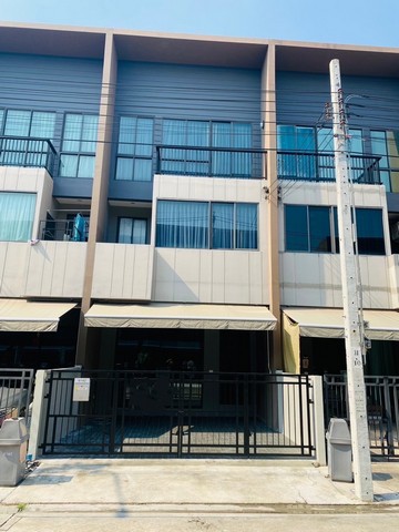 ATJ128ขายทาวโฮม3 ชั้น ในโครงการติดถนนเสรีไทย ใกล้สวนสยาม, ห้างแฟชั่น ไอส์แลนด์  ศูนย์การค้าเดอะมอลล์ บางกะปิโครงการบ้านกลางเมือง ลาดพร้าว -เสรีไทย ใกล้ ทางด่วนกาญจนาภิเษก (วงแหวนตะวันออก)เนื้อที่ 18.30 ตร.ว. พื้นที่ใช้สอย 152.00 ตร.ม.  3 ห้องนอน 3 ห้องน้ำ 2 ที่จอดรถสนใจติดต่อคุณเจี๊ยบ 092-851-6969Line:keti2522AT120Jราคาขาย 4,900,000 บาท  ซ. เสรีไทย 52 แขวงคันนายาว เขตคันนายาว กรุงเทพมหานคร 10230รายละเอียด- 