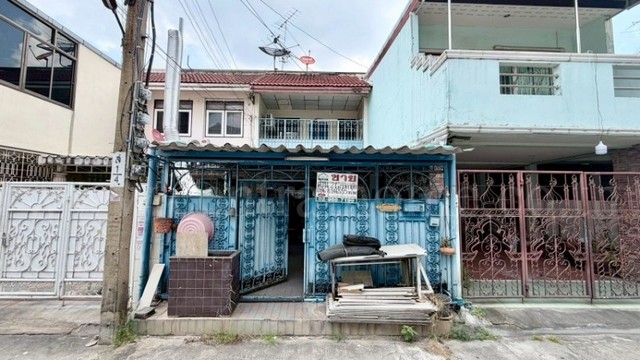 รหัสทรัพย์ : N0874ทาวน์เฮ้าส์ ซอยเขมาเนรมิตร 36 - ประชาราษฎร์สาย 1 บางซื่อที่ตั้ง&nbsp;:&nbsp;ถนนประชาราษฎร์ สาย 1 แขวงบางซื่อ เขตบางซื่อ กรุงเทพมหานคร 10800รายละเอียดทรัพย์- ทาวน์โฮม 2 ชั้น เนื้อที่ 21 ตารางวา พื้นที่ใช้สอย&nbsp;90 ตารางเมตร- 2 ห้องนอน, 2&nbsp;ห้องน้ำ, 1&nbsp;ห้องรับแขก, 1&nbsp;ห้องครัว, 1 ที่จอดรถ- แอร์ 3 เครื่อง, เครื่องทำน้ำอุ่น 1 เครื่อง,&nbsp;ปั๊มน้ำ+แทงค์น้ำ 1 ชุด- ต่อเติมครัวและหลังคาหน