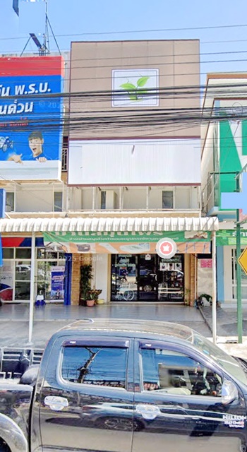 ทำเลทอง กาฬสินธุ์ ให้เช่าอาคารพาณิชย์ 3 ชั้น ให้เช่าชั้น 1 รร.กมลาไสย 700 ม.  พร้อมป้ายโฆษณา 20 ตร.วา. 80 ตร.ม.1 น้ำ 