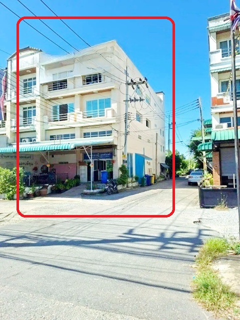 เดอะศาลายา เลเชอร์ ปาร์ค 750 ม.ให้เช่าอาคารพาณิชย์ 4 ชั้น 2 คูหาตีทะลุกัน 42 ตร.วา. 670 ตร.ม. ริมถนนใหญ่ ม.มหิดล ศาลายา 2.5 กม. 10 นอน 6 น้ำ 34,999 B-M.  เหมาะทำเป็นออฟฟิศ ค้าขาย กวดวิชา ตลาดศาลายา 1.6 กม แหล่งชุมชน  เดินทางสะดวก ถ. ศาลายา-บางภาษีThe Salaya Leisure Park.750m. 4-story commercial building for rent 2 adjoining units 42 sq. wa. 670 sq.m. on the main road near Mahidol University Salaya 2.5 km. 10 bed 6 bath 34,999 B-M. Suitable for offices retail tutoring centers. Located 1.6 km. from Salaya Market in a vibrant community with convenient access via Salaya-Bang Phasi Road. ถ.พุทธมณฑล  ศาลายา-บางภ�