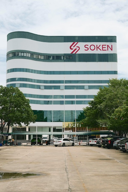 BST998 ให้เช่าออฟฟิศ 6 ชั้น พระราม 2 จดบริษัทได้ พร้อมโกดังและลิฟต์ขนสินค้า ติดถนนใหญ่Agent คุณบัวโทร 0936464597LINE ID Bua093ค่าเช่า 200 บาทต่อตารางเมตรรายละเอียดทรัพย์ประเภท ออฟฟิศและโกดังให้เช่าทำเล พระราม 2 เขตบางขุนเทียน กรุงเทพอาคารหน้า ออฟฟิศ 6 ชั้น สามารถแบ่งพื้นที่เช่าได้อาคารหลัง โกดังเก็บสินค้า หรือใช้เป็นโรงงานผลิตพื้นที่เช่า เริ่มตั้งแต่ 100 ถึง 1500 ตารางเมตรเหมาะสำหร�