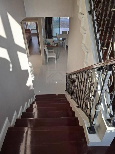 ให้เช่า บ้านเดี่ยว หลังใหญ่ หมู่บ้านกรีนเนอรี่ วิลล์ รามคำแหง Greenery Ville สไตล์โมเดิร์นคลาสสิค ตรงข้าม รพ.เกษมราษฎร์*** ราคาเช่า 100,000 บาท/เดือน มัดจำ 2 เดือน ล่วงหน้า 1 เดือน สัญญาเช่า 2-3 ปีติดต่อ คุณช่อผกา 0616198565 LINE 0616198565หากไม่รับสาย รบกวนขอความกรุณาลูกค้า @line ทิ้งรูปและข้อมูลไว้นะคะhttps://line.me/ti/p/zu0mm-ozFXบ้านเดี่ยวหลังใหญ่ หมู่บ้านกรีนเนอรี่ วิลล์ รามคำแหง Greenery Ville สไตล์โมเดิร์นคลาสสิค ต