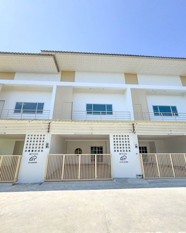 บ้านมินิมอล 2 ชั้น ใกล้เซเว่น มินิบิ๊กซี ตลาดเอกสิน สองพี่น้อง ถนนสุขุมวิท ระยอง ผ่อนเพียงเดือนละ 5000 กว่าบาท - บ้าน 24 ตารางวา 3 ห้องนอน 2 ห้องน้ำ ตกแต่งทำใหม่ทั้งหลัง (บ้านเลขที่ 187/331) - ใกล้ มินิบิ๊กซี ตลาดเอกสิน ตลาดสุจิระ ใกล้ รร.ตากสิน ระยอง ใกล้ เซเว่น ตลาดหนองจอก เพียง 200 เมตร - เดินทางไปวัดลุ่ม อนุบาลระยอง รร.ระยองวิทย์ ไม่เกิน 5 นาที ทำเลดี ใจกลางเมืองระยองสนนราคา 