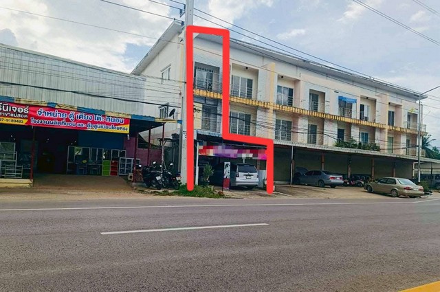 ขายขาดทุนอาคารพาณิชย์ 3 ชั้น ติดถนนสายแม่สอด-อุ้มผางอาคารพาณิชย์ติดถนนแม่สอด  ต.พระธาตุผาแดง อ.แม่สอด จ.ตาก