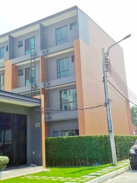 ถ.เพชรเกษม77-81 โฮมโปร เพชรเกษม 2.5 กม. ให้เช่าอาคาร 3.5 ชั้นหลังริม 28 ตร.วา.350 ตร.ม. 5 นอน 3 น้ำ  ตลาดอุ่นเรือน 1.1 กม.