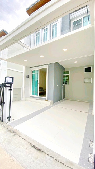 อิมพีเรียลเวิลด์ สำโรง 1.2 กม. ให้เช่าทาวน์เฮาส์สุดหรู 2 ชั้น พร้อมเฟอร์ฯ สุขุมวิท-ลาซาล BTS สำโรง 1.1กม. 17 ตร.วา.140 ตร.ม.3 นอน 2 น้ำ 