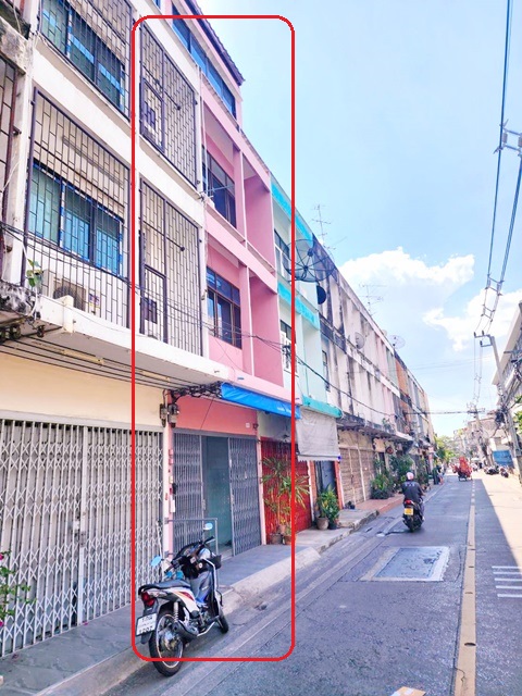 อาคารพาณิชย์ให้เช่า 4 ชั้น เทอร์มินอล 21 พระราม 3 2.7กม. 6นอน 2น้ำ  สาธุประดิษฐ์28-38 เซ็นทรัล พระราม3 550ม.  