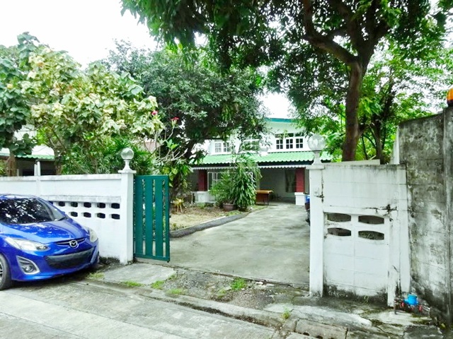  ตั้งฮั่วเส็ง 750 ม. ถ.สิรินธร 5นอน MRTบางยี่ขัน 2กม.ให้เช่าบ้านเดี่ยว 2 ชั้น หลังใหญ่ พื้นที่เยอะ 127 ตร.วา.380 ตร.ม. ม.สวนดุสิต 400 ม. รีโนเวทใหม่  ไม่มีเฟอร์ฯ ร่มรื่น เหมาะทำเป็นโฮมออฟฟิศ  3น้ำ  35,999 B-M. บางพลัด เดินทางสะดวก  5bed MRT BangYiKhan 2km. TangHuaSeng 750m. Sirindhorn Rd. For rent Large 2-story detached house 127 sq.wa. 380 sq.m. spacious area Suan Dusit University 400 m. Newly renovated unfurnished shady suitable for home office  3 bath 35,999 B-M. BangPhlat Convenient access via ทางด่วนศรีรัช  วงแหวนฯ สะพานพระราม7 ถ.สิรินธร แขวงบางพลัด บางพ�