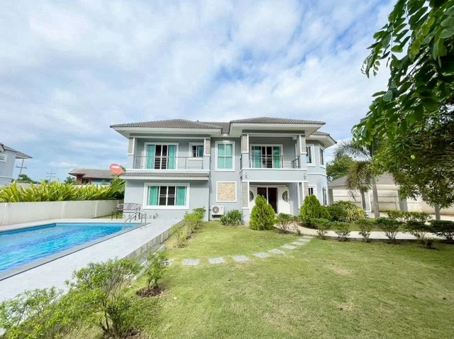 บ้านหลังใหญ่ ให้เช่า 65,000 บาท/เดือน #โซนสันทราย #Fully Furnished พร้อมเข้าอยู่ทันที ใกล้ #CentralFestival ทำเลดีมาก โครงการคุณภาพ เหมาะสำหรับครอบครัวใหญ่ / ผู้บริหาร / ชาวต่างชาติ รายละเอียดบ้าน6 ห้องนอน | 6 ห้องน้ำที่ดิน 235 ตารางวาพื้นที่ใช้สอย 360 ตารางเมตร เครื่องใช้ไฟฟ้า & เฟอร์นิเจอร์แอร์ทุกห้องเครื่องทำน้ำอุ่นตู้เย็น 2 เครื่องไมโครเวฟเครื่องซักผ้าโซฟาฮูดดูดควัน + เตาแก๊สโต๊ะกล�