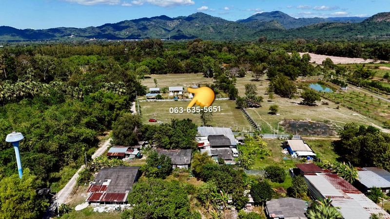 สนใจมาเที่ยวชมโทร ติดต่อ นกได้หลายช่องทางนะคะโทร. 061-494-9665โทร. 063-635-5651 (เบอร์นี้ไลน์เต็มค่ะ)ไลน์ไอดี : @nyland789(ไลน์คลิ๊กแล้วทักมาได้เลยค่ะ) https://lin.ee/R8sP0rj____________________________ที่ดินสวยวิวภูเขา ทำเลดี ปากซอยมีเซเว่น ใกล้จปร.2 ไร่ 2 งาน 75.5 ตรว. ยกแปลง 3.9 ล้าน (ตกตรว.ละ 3,600)ต.ศรีกะอาง อ.บ้านนา จ.นครนายก(มาพร้อมโครงรั้วคอนกรีตอย่างดี)โฉนดครุฑแดง พร้อมโอนรูปแปลงสวย หน้ากว้างติดถนนคอนกรีตกว่า 60 เมตร�