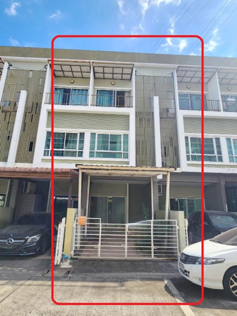 ให้เช่าทาวน์เฮาส์หรู 3 ชั้น รามคำแหง 140–146 สุขาภิบาล 3 และวงแหวนตะวันออก ใกล้รถไฟฟ้า MRT สัมมากร เพียง 700 ม. เตรียมอุดมศึกษาน้อม 475 ม.