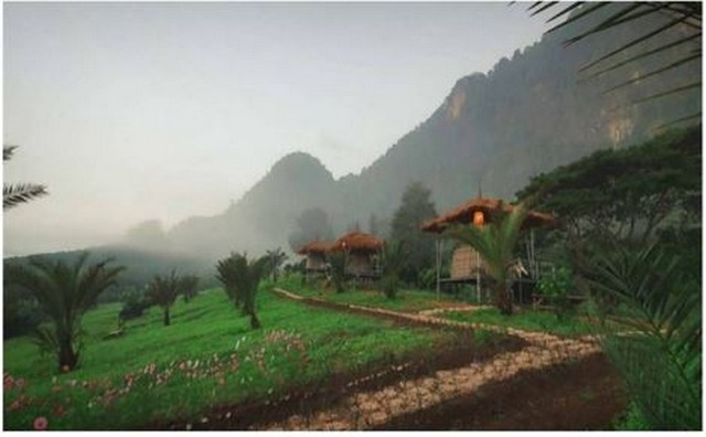 ขายที่ดิน 112ไร่ 172ลบ. พร้อมกิจการรีสอร์ท คาเฟ่ น้ำพุร้อน ทำต่อได้เลย สาธารณูปโภคครบ ติดถนนหลวง107 เชียงใหม่-ฝาง ต.ศรีดงเย็น อ.ไชยปราการ เชียงใหม่พิกัด บ้านปางมะขามป้อม ม.14 ติดถนนหลวง107 เชียงใหม่-ฝาง ต.ศรีดงเย็น อ.ไชยปราการ เชียงใหม่ขายพร้อมกิจการ รีสอร์ท โฮมสเตย์ 4 ห้อง แคมป์ลานกางเต๊น , คาเฟ่, รีเซฟชั่นพื้นที่รวม 112ไร่ ขายราคา 172ล้านบาท (172,000,000 บาท) โอนคนละครึ่ง ต่อรองได�