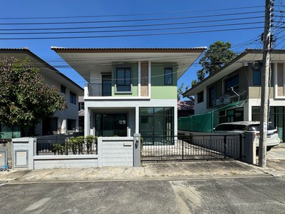 รีโนเวทใหม่ทั้งหลัง พร้อมเข้าอยู่ ขายบ้านเดี่ยว โกลเด้นวิลเลจ บางนา–กิ่งแก้ว 3 ห้องนอน ใกล้สนามบินสุวรรณภูมิ