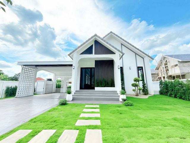 ขายบ้านชั้นเดียวพูลวิลล่า Pool Villa 143.4ตรว. 5นอน4น้ำ ราคาเริ่ม8.Xล้าน ฟรีโอน เฟอร์ของแถม แกรนด์แคนยอนหางดง ต.น้ำแพร่ อ.หางดง เชียงใหม่เปิดจอง ขายบ้านชั้นเดียวพูลวิลล่า Pool Villa แกรนด์แคนยอนหางดง ต.น้ำแพร่ อ.หางดง จ.เชียงใหม่▪️บ้านตั้งอยู่ใกล้แหล่งท่องเที่ยวเเละแหล่งอำนวยความสะดวกมากมาย▪️ราคาเริ่ม 8.××× ล้าน ฟรีค่าโอน▪️ที่ดิน 143.4 ตารางวา พื้นที่ใช้สอย 210 ตารางเมตร -  5 ห้องนอ