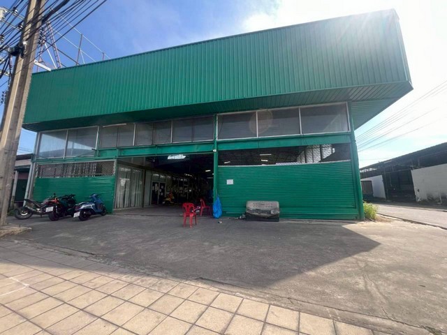 ให้เช่าโกดัง ที่ดิน 1 ไร่ 714 ตารางเมตรพร้อมออฟฟิศ และลานจอดรถขนาดใหญ่  เสรีไทย ซอย 40