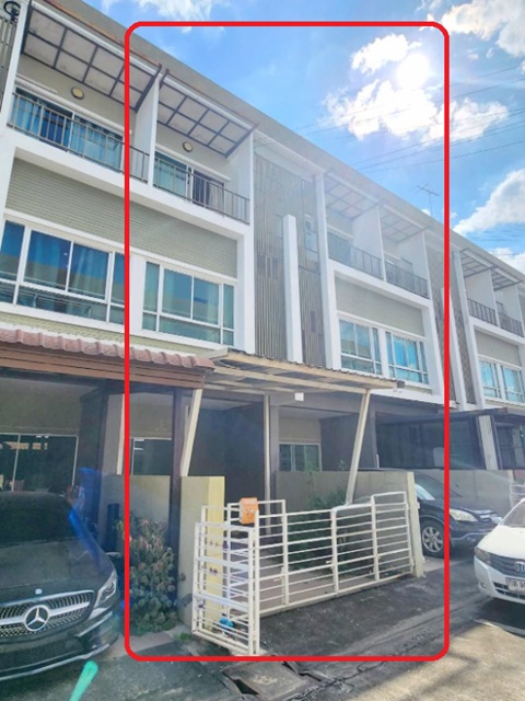 ใกล้รถไฟฟ้า ให้เช่าทาวน์เฮาส์หรู 3 ชั้น รามคำแหง 140–146 MRT สถานีสัมมากร เพียง 700 ม. 
