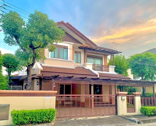 วงแหวน สุขาภิบาล2 เสรีไทย 67 นิคมบางชัน ให้เช่าบ้านเดี่ยว เศรษฐสิริ จากแสนสิริ สังคมดี เงียบสงบ  70ตรว. 250ตรม.  3นอน 3น้ำ 