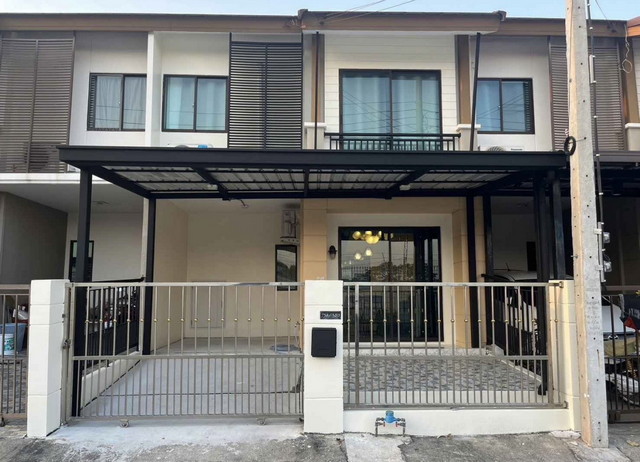 ขายทาวน์โฮม2ชั้น 3นอน 2ห้องน้ำ 2ที่จอด หมู่บ้านพฤกษาวิลล์ 57 พัฒนาการ38  หน้าบ้านไม่ติดหลังอื่น
