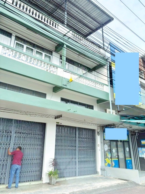 วงเวียนน้ำพุ 2.4 กม. ศาลหลักเมืองนครศรีธรรมราช 2.3 กม. ให้เช่าอาคารพาณิชย์ 3.5 ชั้น โพธิ์เสด็จ ตลาดสดหัวอิฐ 1.6 กม.   