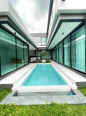 พูลวิลล่าหรู 2 ชั้น สไตล์โมเดิร์น ทำเลทอง ใกล้กาดฝรั่ง ขายพร้อมผู้เช่า