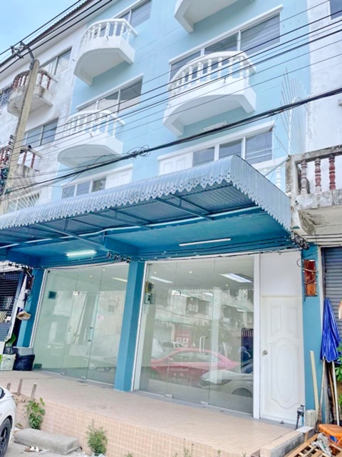 ฟิวเจอร์พาร์ค รังสิต 2.8 กม.อาคารพาณิชย์ 2 คูหา 4 ชั้น ใกล้เอสบี ดีไซน์สแควร์ รังสิต  6นอน  30ตร.ว. 450ตรม.เพียวเพลส รังสิต คลอง 2 1.4 กม.