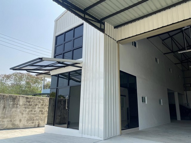 3 ให้เช่าโกดัง 204 ตารางเมตร ออฟฟิศ 2 ชั้น 110 ตารางเมตร ศาลากลาง อำเภอบางกรวย