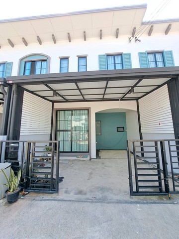 หมู่บ้านอณาสิริ รามคำแหง กาญจนาภิเษก พร้อมอยู่ ทาวน์โฮมทาวน์โฮม2ชั้น ทิศเหนือ• พื้นที่ 17ตารางวา• 3 ห้องนอน 3 ห้องน้ำ 1 ห้องครัว 1 ห้องรับแขก• ที่จอดรถ 1 คัน (มีเนื้อที่เหลือ)แอร์จำนวน4ตัวทีวี,ตู้เย็น ,ไมโครเวฟ,เครื่องซักผ้าโต๊ะทานข้าว 4-5 ที่นั่ง ,โซฟาเตียงนอน 6 ฟุต พร้อมตู้เสื้อผ้า โต๊ะแต่งหน้าเตียงนอน 5 ฟุต 1 ห้อง พร้อมตู้เสื้อผ้าหน้าบ้านต่อเติมหลังคามีระแนงกั้นค�