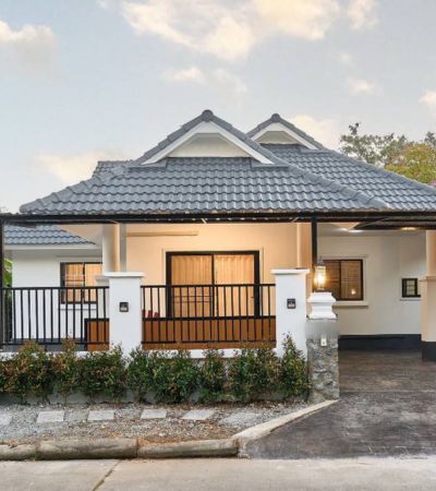 ขาย 4.29 ล้านบาท* บ้านเดี่ยว — หมู่บ้านวังตาล ตกแต่งด้วยเฟอร์นิเจอร์ไม้สักเก่าใกล้แยกแม่เหียะ ราคาแบบนี้หายาก.บนที่ดิน 60 ตร.วา พื้นที่ใช้สอย 130 ตร.ม3 ห้องนอน | 2 ห้องน้ำ 1 ที่จอดรถ ด้วยดีไซน์ Modern Classic ตกแต่งด้วยเฟอร์นิเจอร์ไม้สักเก่า เสริมความมั่งคงและคงทนอย่างยั่งยืน.ราคาพิเศษเพียง 4.29 ล้านบาท (ฟรีค่าธรรมเนียมการโอน)บ้านรีโนเวทใหม่ พร้อมเข้าอยู่ทันที.ฟังก์ชันครบจบ�