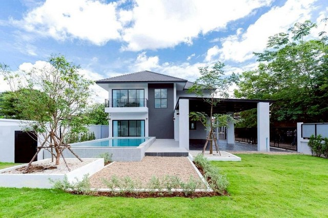 พูลวิลล่า 2 ชั้น ทำเลทอง น้ำไม่ท่วม สันกลาง สันกำแพง 