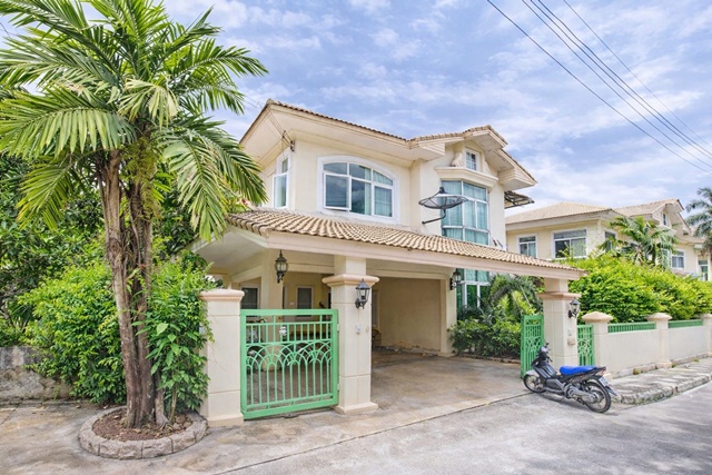 ดรีมเวิลด์ 4 กม.ภัสสร ลด25% 4นอน  รังสิต คลองสาม ฟิวเจอร์พาร์ค รังสิต 3 กม. บ้านเดี่ยวหรู  ฟังก์ชันครบ85ตรว.  285ตรม. 5น้ำ 