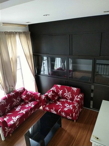 ให้เช่าทาวโฮมหลังมุม โครงการเมโทรมาสเตอร์พีชพระราม9 ย่านเลียบมอร์เตอร์เวย์ ใกล้มหาลัยแสตมฟอร์ด