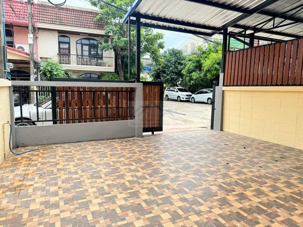 ให้เช่าบ้าน 2 ชั้น 76 ตรว 3 ห้องนอน หมู่บ้านสินพัฒนาธานี ถนนประชานิเวศน์ 1 ประชาชื่น ติดตลาดบองมาร์เช่ 