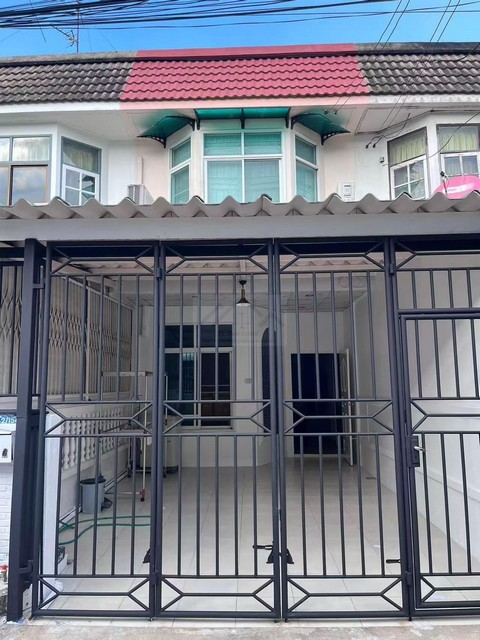 ให้เช่าทาวน์เฮ้าท์ 2 ชั้น 3 ห้องนอน ซอยประชาราษฏร์บำเพ็ญ24 ใกล้ MRT ห้วยขวาง