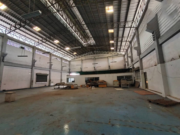 ให้เช่าโรงงานพื้นที่สี่ม่วงเนื้อที่ 2 ไร่  2,345  ตร.ม.  ใบอนุญาต ร.ง 4   ถนนพระราม 2 อำเภอเมือง จังหวัดสมุทรสาคร ราคาเช่า 150,000 บ/ด   )