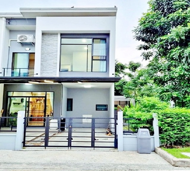 BTS สายหยุด 2.4 กม.ให้เช่าทาวน์โฮมPleno พหลโยธิน 2 ชั้น รร.สารสาสน์วิเทศสายไหม 2.3 กม.หลังมุม  22 ตร.วา. 180 ตร.ม. 