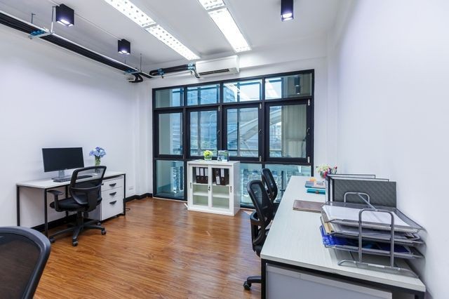 OFFICE อาคาร โคเมท ขนาดเท่ากับ 0 ตาราง.วา 0นอน0Bathroom ไม่ไกลจาก - บรรยากาศน่าอยู่ -
