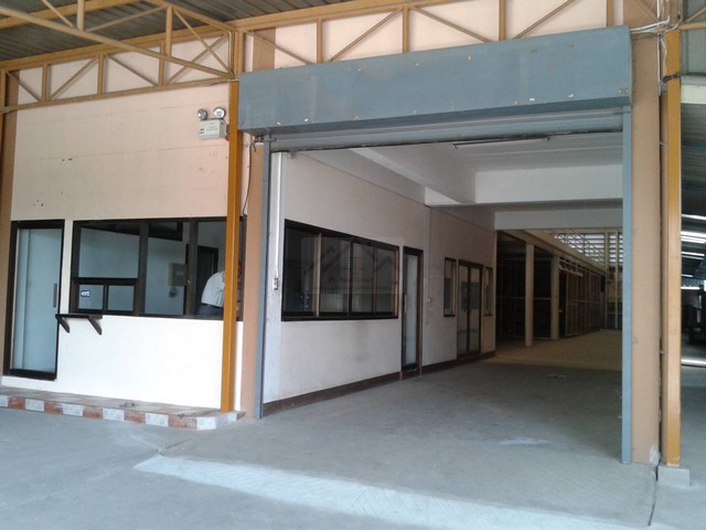 ให้เช่าโกดังพร้อมออฟฟิศ 1184 ตรม. ซอยลาซาล 54 ถนนสุขุมวิท 105 ใกล้ MRT สถานีศรีลาซาล เพียง 750 เมตร รถเทรลเลอร์เข้าได้ น้ำไม่ท่วม