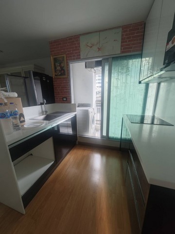 ให้เช่าคอนโด แอสปาย พระราม 4 ใกล้ ม.กรุงเทพ กล้วยน้ำไท ใกล้ขนส่งเอกมัย และเกตเวย์ เอกมัย การเดินทางสะดวกเครื่องใช้ไฟฟ้ามีครบ หิ้วกระเป๋าพร้อมเข้าอยู่ ขนาด 35 ตรม 1 ห้องนอน 1 ห้องน้ำ - อพาร์ทเมนท์ทีวี 2 เครื่อง แอร์ 2 เครื่อง ตู้เย็นขนาดใหญ่ โซฟา เตาไฟฟ้า เครื่องทำน้ำอุ่นราคา 13500 บาทLine pook5062ปุ๊ก 089-1224578Condo for Rent: Aspire Rama 4