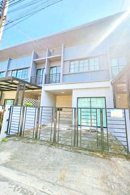  เฟอร์ฯ บิ๊กซี รังสิต 2.4 กม. ม.รังสิต 3.8 กม. 3นอน ทาวน์โฮม 2 ชั้นให้เช่า พร้อมอยู่ กว้าง 22 ตร.วา.ฟิวเจอร์พาร์ค รังสิต 4.2 กม.