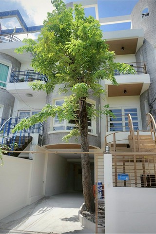 LV53368 ขาย ถูกที่สุด ทาวน์โฮมสไตล์มินิมอล ลาดพร้าว 35 – รัชดา 42 รีโนเวทใหม่ทั้งหลัง