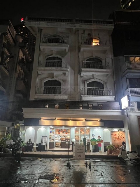 ให้เช่าอาคารพาณิชย์ 5 ชั้น สุขุมวิท 37 ขนาด 550 ตรม. ใกล้ EmQuartier ใกล้ BTS พร้อมพงษ์ 