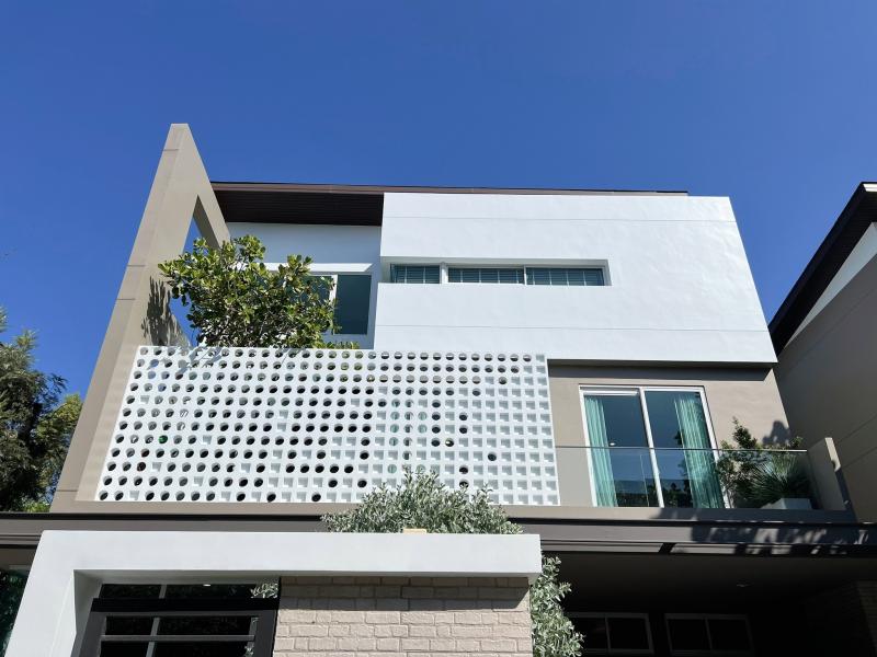 ขายบ้านตัวอย่าง 62.1 วา 4 ห้องนอน,  4 ห้องน้ำ, 3 ที่จอดรถ, ห้องแม่บ้าน เฟอร์นิเจอร์บิวท์อินตกแต่งครบทั้งหลัง หิ้วกระเป๋าเข้าอยู่ได้เลย บางนา