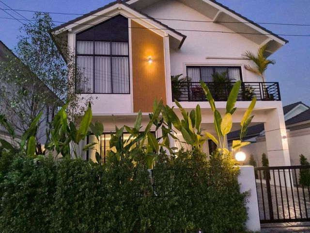 บ้านให้เช่า #หลังกาดฝรั่ง #หางดง 38,000 บาท/เดือน บ้านใหม่ 2 ชั้น #เฟอร์นิเจอร์ครบ #เลี้ยงสัตว์ได้ มี 2 หลัง ว่าง พร้อมเข้าอยู่ได้เลย