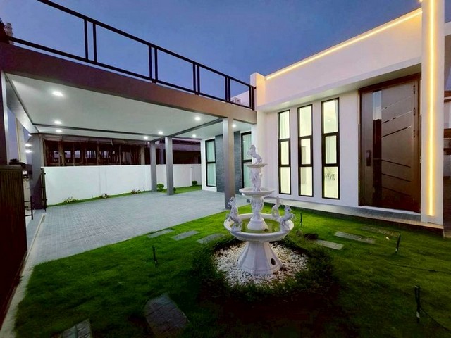 ขายบ้านสวยพัทยา สไตล์โมเดิร์นหรู ซอยพรประภานิมิตร บางละมุง ชลบุรี FP-H01542 