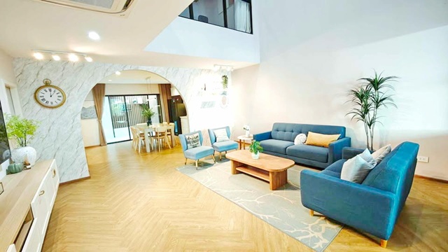 กรุงเทพกรีฑา ให้เช่าทาวน์โฮม 3 ชั้น ศรีนครินทร์-พระราม9  ARL บ้านทับช้าง 1.9 กม.3นอน 4น้ำ 24ตร.วา. 285ตร.ม.  ม.นานาชาติแสตมฟอร์ด  2.9 กม. 