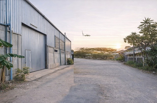 โกดังให้เช่าใหญ่ รพ.พระราม 2 2.8กม.ออฟฟิศติดแอร์ 104 ตร.วา.บางกระดี่ 4-10  416 ตร.ม. รร.นพรัตน์พัฒนศาสตร์ 1.6 กม.1นอน ย่านพระราม2