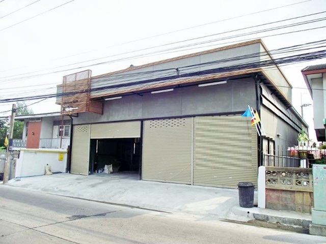 BTS คูคต 1.6 กม.เซียร์ รังสิต 3 กม.  ให้เช่าร้าน และสำนักงาน 2 ชั้น ทำเลติดถนนพหลโยธิน รร.สารสาสน์วิเทศสายไหม 2.9 กม.5 นอน 2 น้ำ 