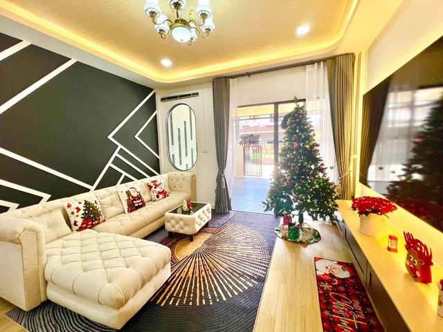 ขาย​บ้าน หมู่บ้าน เพชรไพลิน พระยาสุเรนทร์ 35 รีโนเวทใหม่หมด แค่หิ้วกระเป๋ามาเท่านั้น